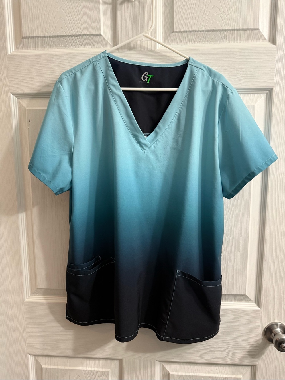 GT Ombre Teal to Navy V-Neck Scrub Top